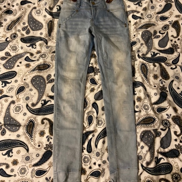 Jeans with Shoulder Straps - Picture 1 of 2